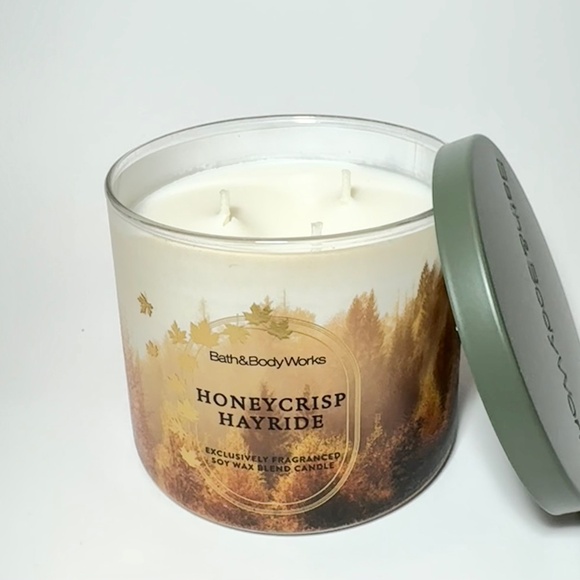 HONEYCRISP HAYRIDE 3-Wick Candle - Picture 2 of 3